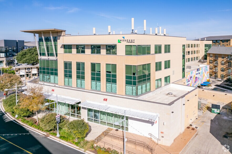 11401 Century Oaks Ter, Austin, TX à louer - Photo principale - Image 1 de 3