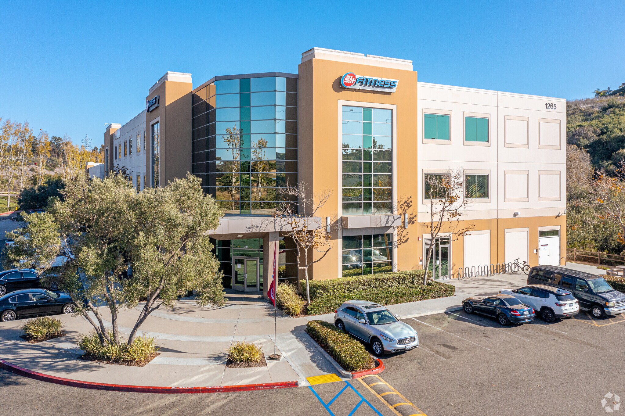 1265 Laurel Tree Ln, Carlsbad, CA à louer Photo du bâtiment- Image 1 de 6