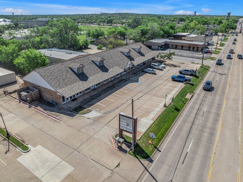 310 N Main St, Keller, TX à vendre - Photo du bâtiment - Image 2 de 5