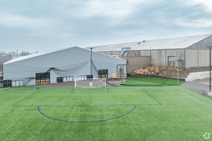 1 Racquet Ln, Monroeville, PA for lease - Building Photo - Image 2 of 5