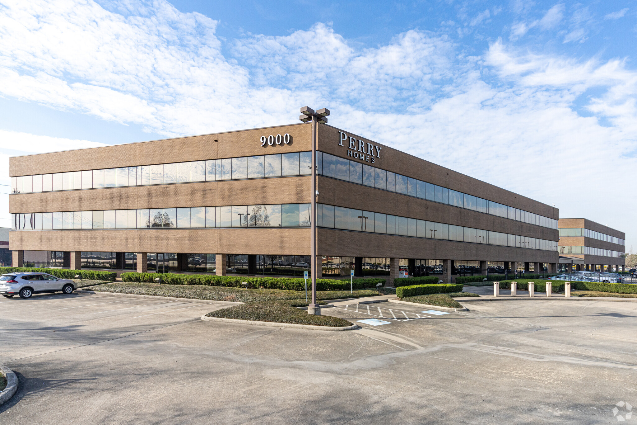 9000 Gulf Fwy, Houston, TX for sale Primary Photo- Image 1 of 12