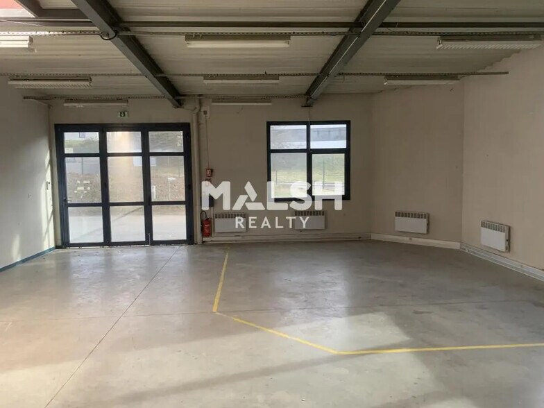 Bureau dans Saint-Quentin-Fallavier à louer - Photo intérieure - Image 2 de 14