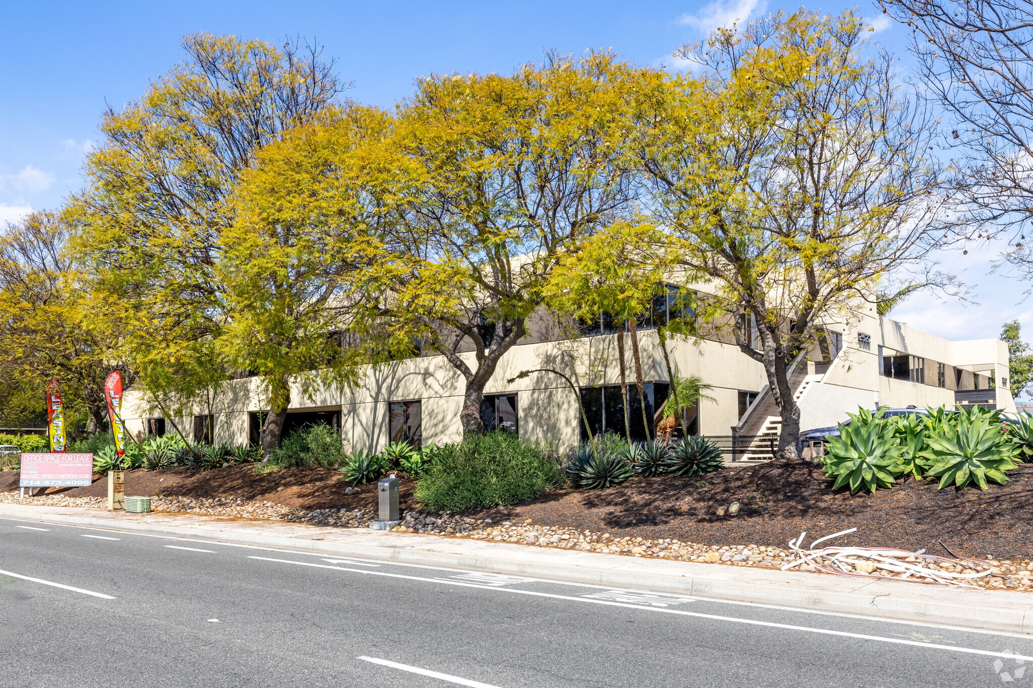 2522 Chambers Rd, Tustin, CA for lease Primary Photo- Image 1 of 11