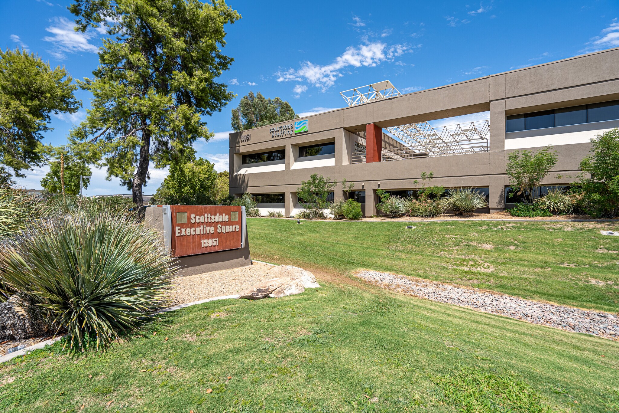 13951 N Scottsdale Rd, Scottsdale, AZ à louer Photo du bâtiment- Image 1 de 33