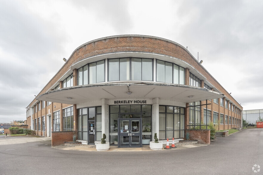 Hunts Rise, Swindon for lease - Building Photo - Image 2 of 11