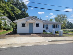 135 Palm St, Holly Springs, GA for lease Building Photo- Image 2 of 7