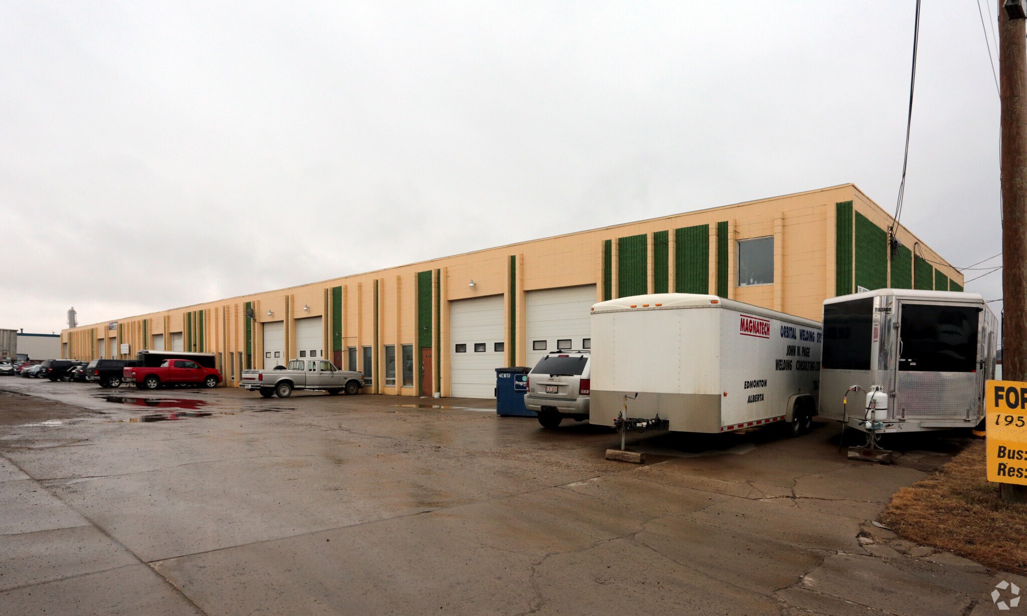 9961-9993 29A Av NW, Edmonton, AB à vendre Photo principale- Image 1 de 1