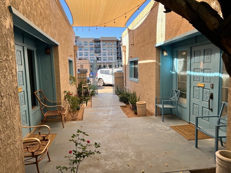 Old Town Office 7349-7353 E 6th Ave portfolio of 2 properties for sale on LoopNet.ca - Building Photo - Image 2 of 7