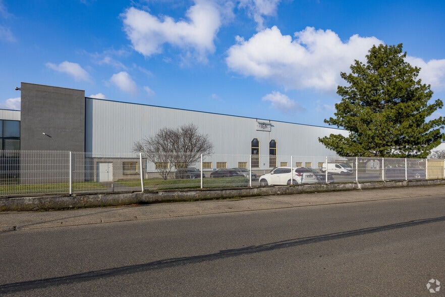 15 Rue Des Frères Lumière, Chassieu for lease - Building Photo - Image 3 of 9