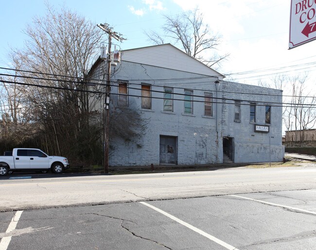 Plus de détails pour 407 N Clayton St, Lawrenceville, GA - Commerce de détail à vendre