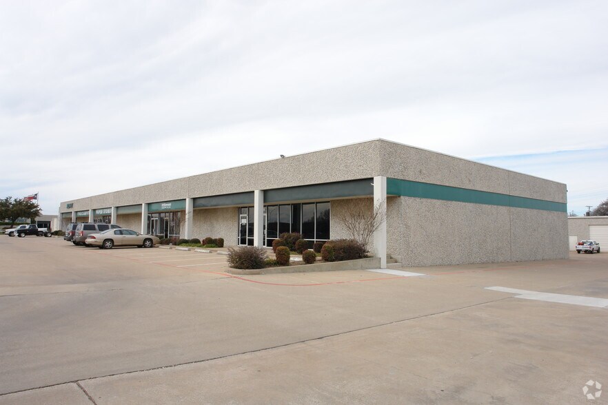 7450-7470 Dogwood Park, Richland Hills, TX à louer - Photo du bâtiment - Image 3 de 9