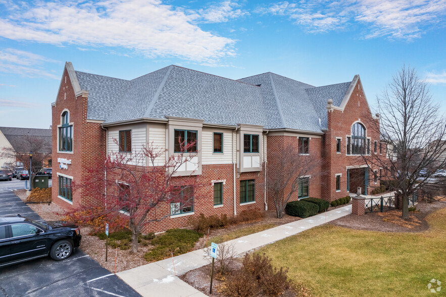 1500 W Market St, Mequon, WI for sale - Primary Photo - Image 1 of 1