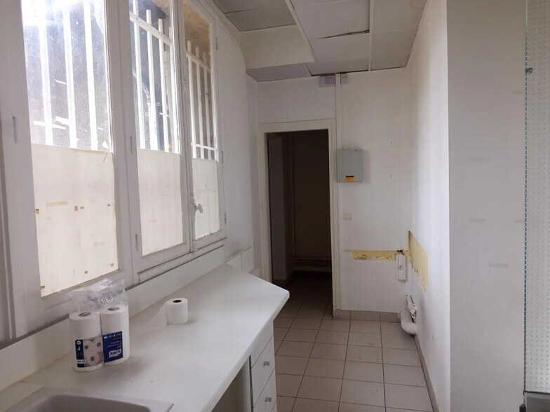 123 Avenue Du Général Leclerc, Bourg-la-Reine for sale - Interior Photo - Image 2 of 6