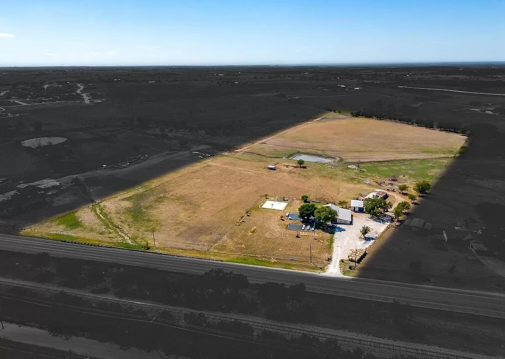 9809 N Highway 171, Godley, TX à vendre Photo du bâtiment- Image 1 de 15
