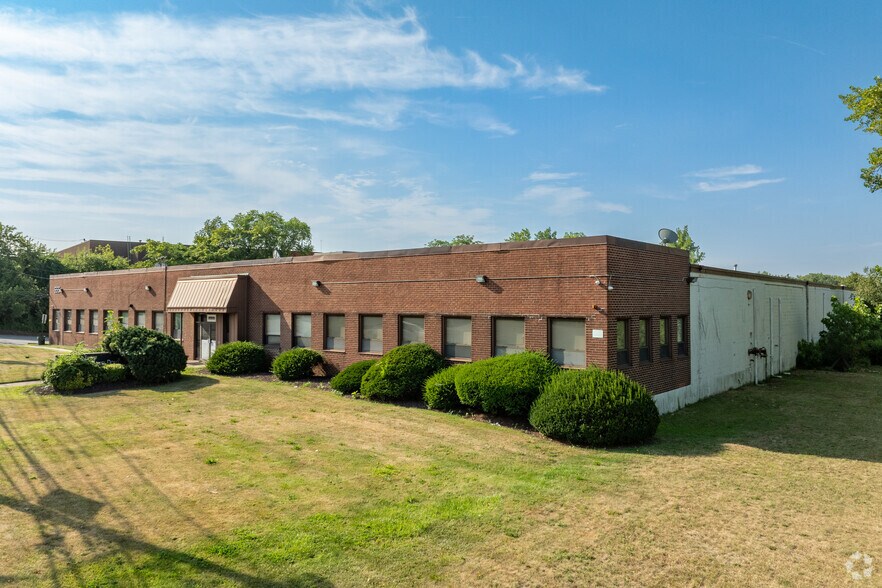555 Secaucus Rd, Secaucus, NJ à louer - Photo du bâtiment - Image 2 de 8