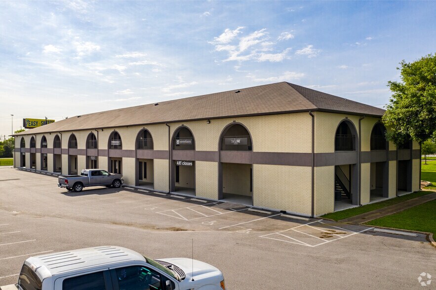5424 Hwy 290 W, Austin, TX à louer - Photo du bâtiment - Image 2 de 4
