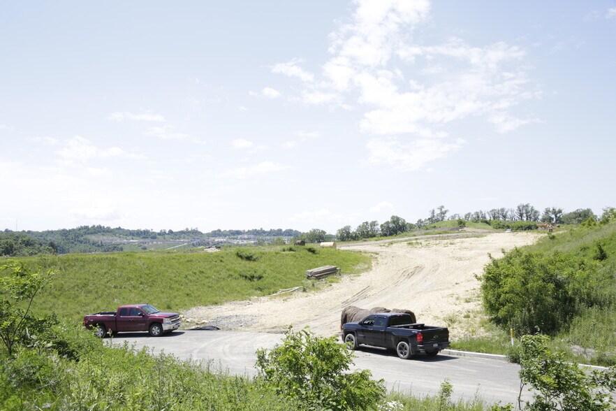 Meadows Landing Dr, Washington, PA for lease - Building Photo - Image 2 of 3