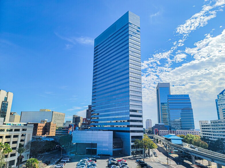 301 W Bay St, Jacksonville, FL à louer - Photo du bâtiment - Image 1 de 21