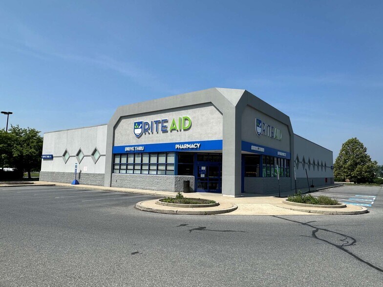 4810 Penn Ave, Sinking Spring, PA for lease - Building Photo - Image 1 of 7