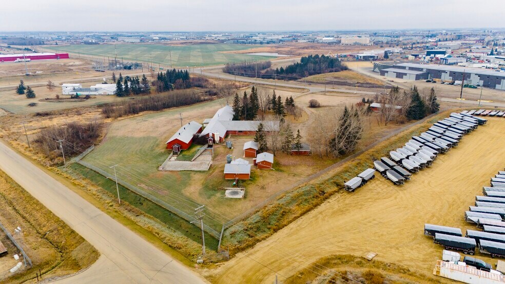 1103 9 St, Nisku, AB à vendre - Photo du bâtiment - Image 2 de 6