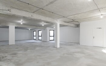 37 Rue Adam Ledoux, Courbevoie for sale Interior Photo- Image 1 of 2