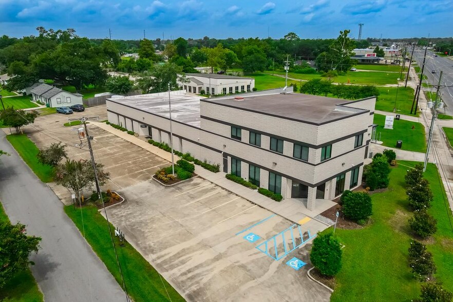 805 Robin St/ 406 Airline Hwy, La Place, LA à vendre - Photo du bâtiment - Image 2 de 60