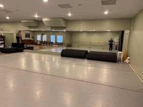 930 Kehrs Mill Rd, Ballwin, MO for lease Interior Photo- Image 2 of 8