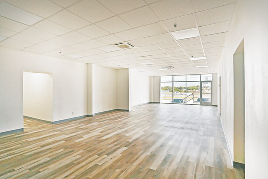 5500 South Fwy, Fort Worth, TX à louer - Photo du bâtiment - Image 2 de 10