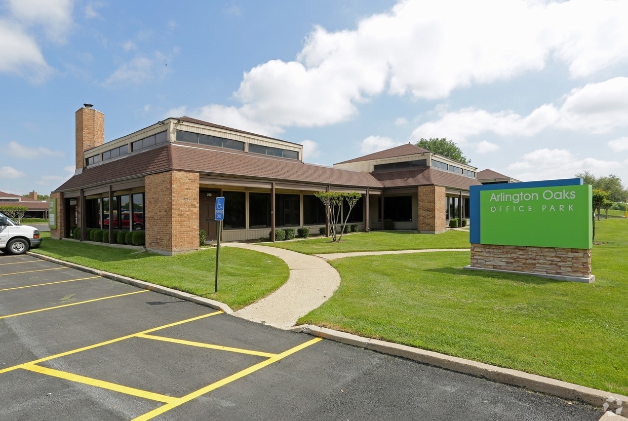 205 Billings St, Arlington, TX à louer Photo principale- Image 1 de 22