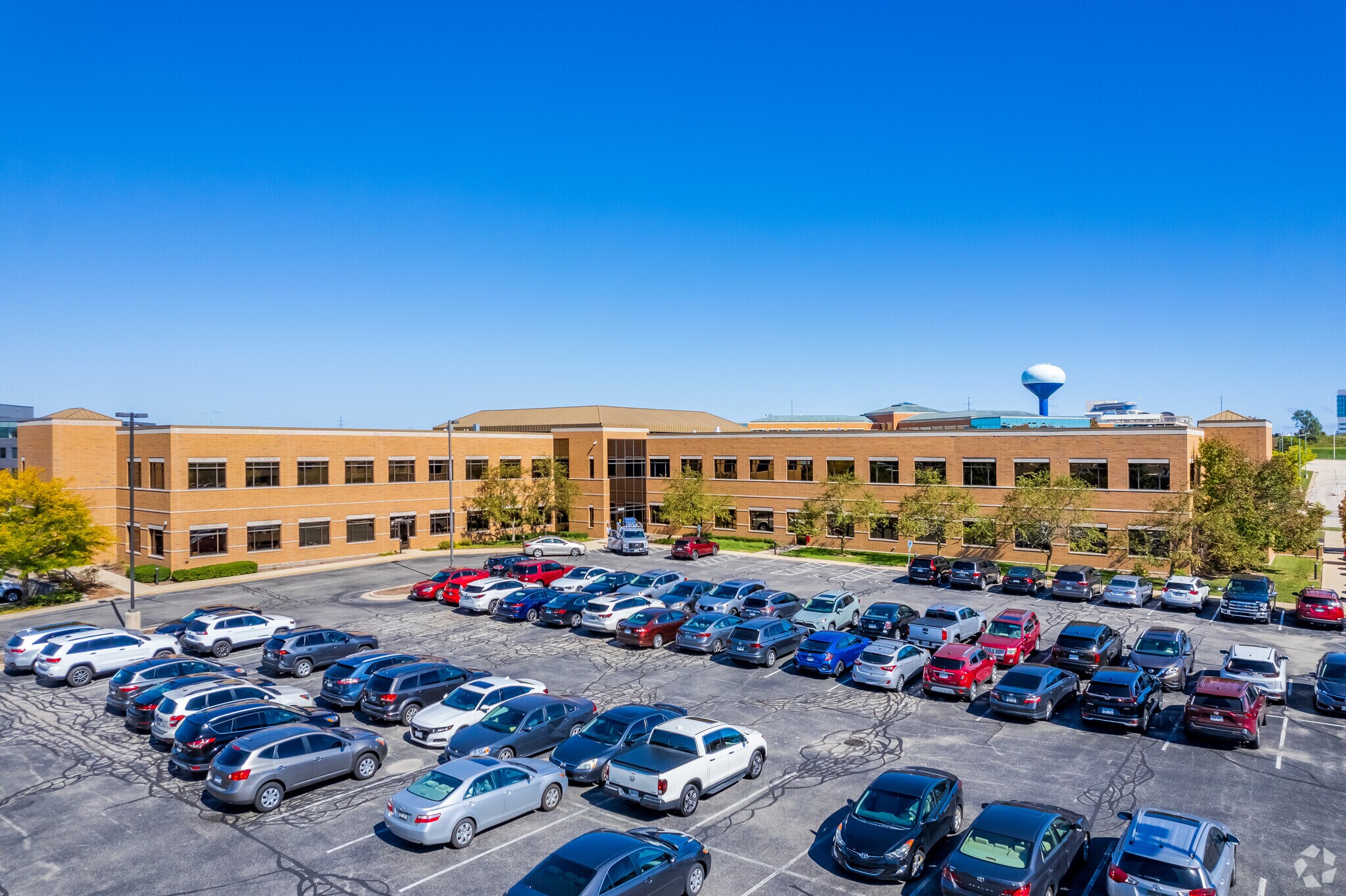 10001 W Innovation Dr, Wauwatosa, WI à louer Photo du bâtiment- Image 1 de 6