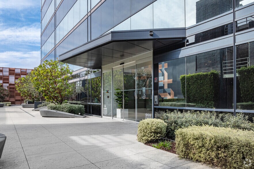 3415 S Sepulveda Blvd, Los Angeles, CA à louer - Photo du bâtiment - Image 3 de 11