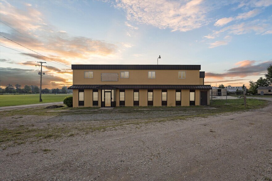 211 Lee St, Saginaw, MI à vendre - Photo du bâtiment - Image 2 de 69