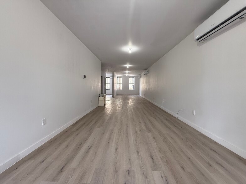4704 New Utrecht Ave, Brooklyn, NY for lease - Interior Photo - Image 1 of 10