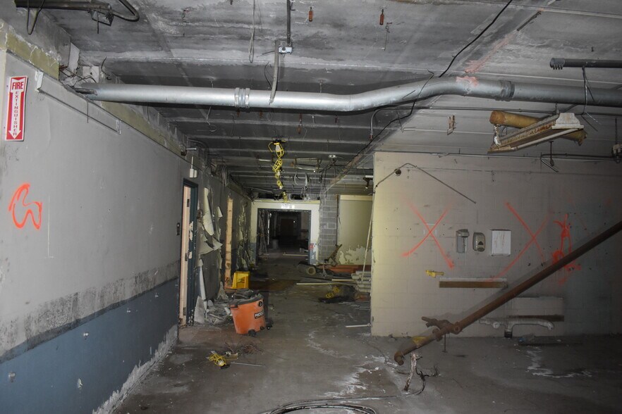 860 Vestal Rd, Vestal Township, NY à vendre - Photo intérieure - Image 2 de 25