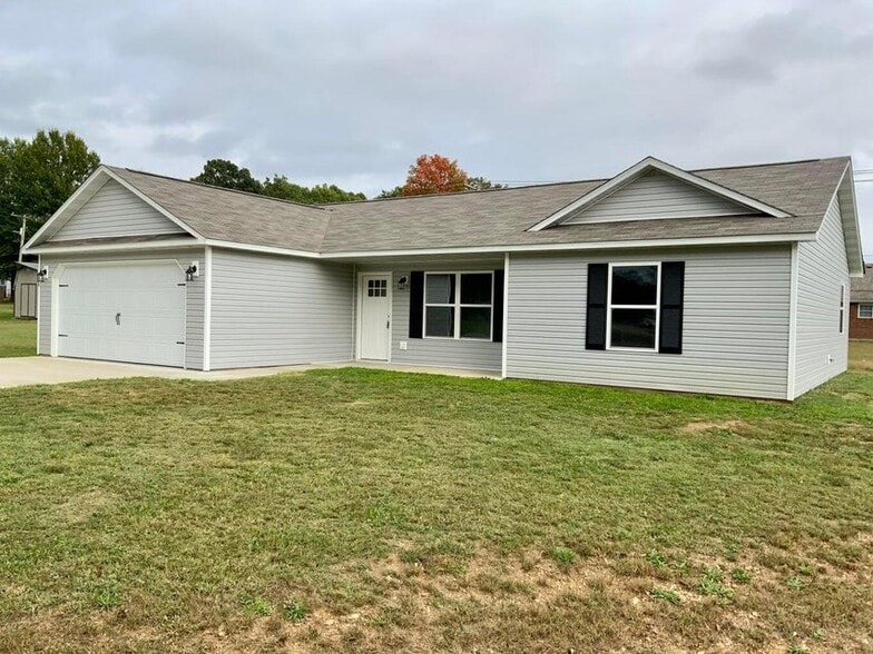 2502 Kody Dr, West Plains, MO for sale - Primary Photo - Image 1 of 8