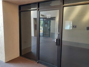 12995 S Cleveland Ave, Fort Myers, FL à louer Photo intérieure- Image 1 de 9