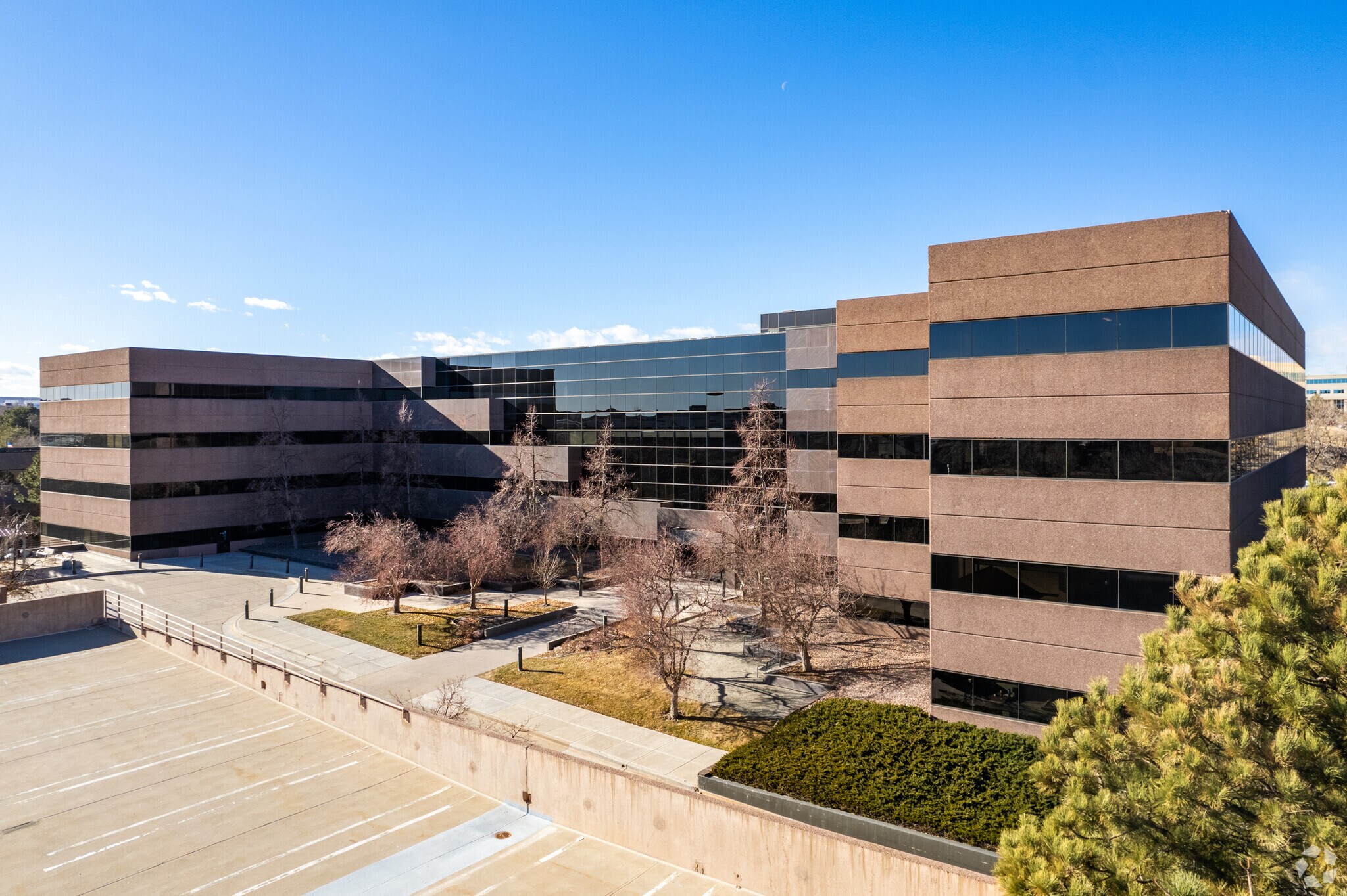 304 Inverness Way S, Englewood, CO à louer Photo principale- Image 1 de 19