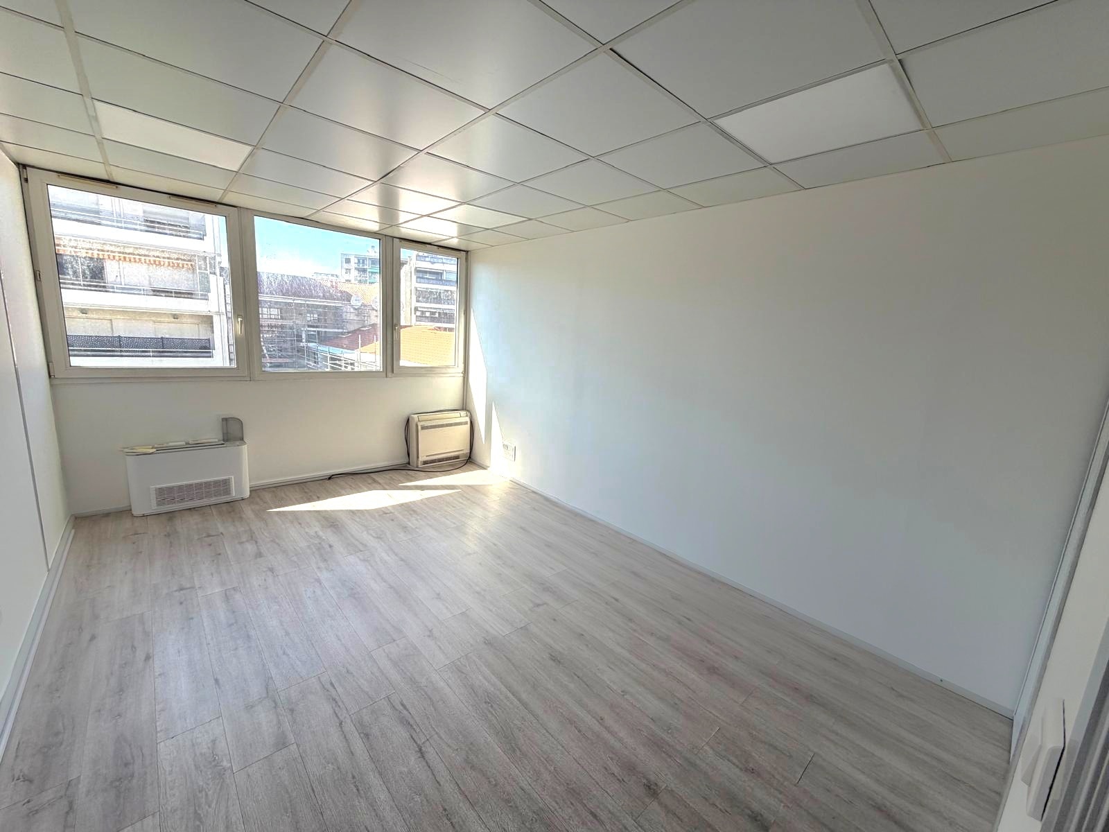 348 Avenue Du Prado, Marseille for lease Interior Photo- Image 1 of 4