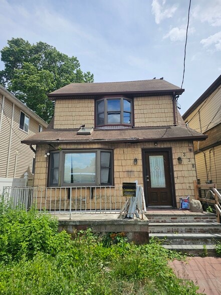 338 Clifton Ave, Staten Island, NY à vendre - Photo principale - Image 1 de 4