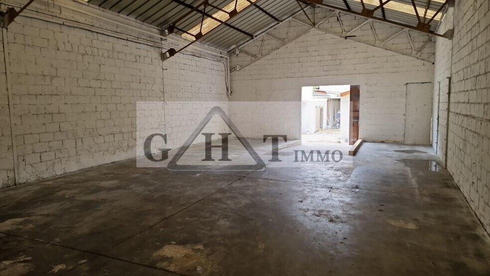 Industrial in Drancy for sale - Interior Photo - Image 2 of 19