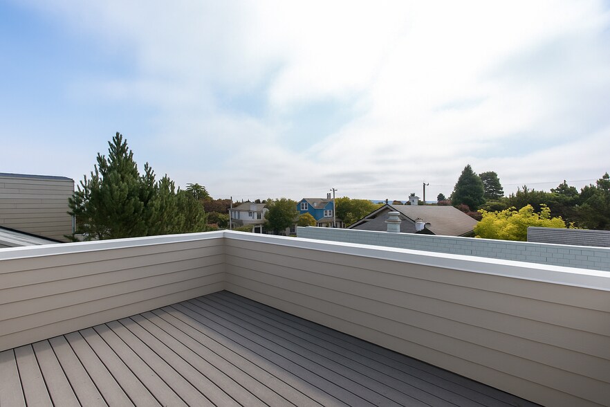 625 Tyler St, Port Townsend, WA à vendre - Photo du bâtiment - Image 2 de 17