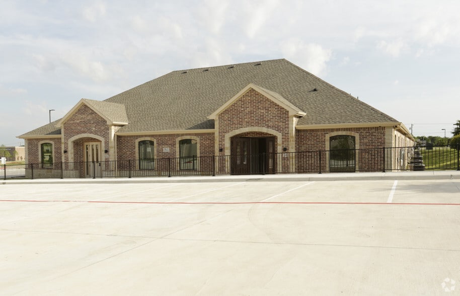 318 W FM 544, Murphy, TX à vendre - Photo principale - Image 1 de 53