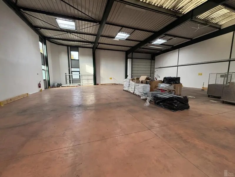 Industrial in Villepinte for lease Building Photo- Image 1 of 34