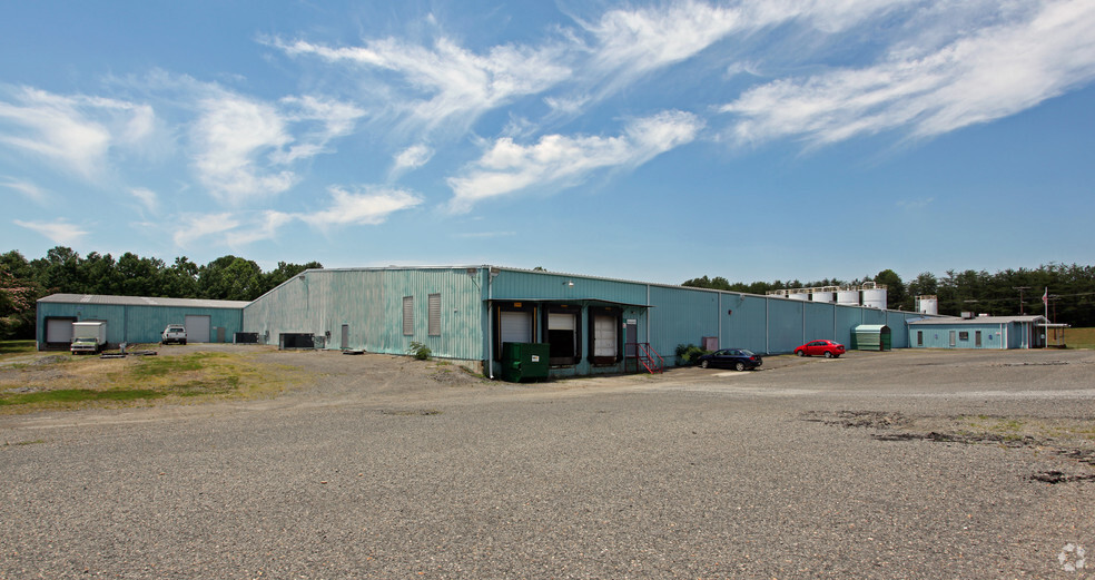 309 Nelson St, Pilot Mountain, NC à vendre - Photo principale - Image 1 de 1