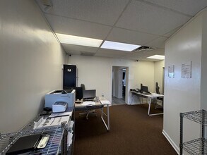 4530-4534 NE 11th Ave, Oakland Park, FL à louer Photo intérieure- Image 2 de 9