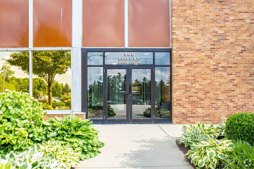 300 Fleet St, Pittsburgh, PA à louer - Photo du bâtiment - Image 3 de 7