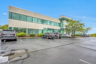 72 Glenmaura National Blvd, Moosic, PA à louer Photo du bâtiment- Image 2 de 24