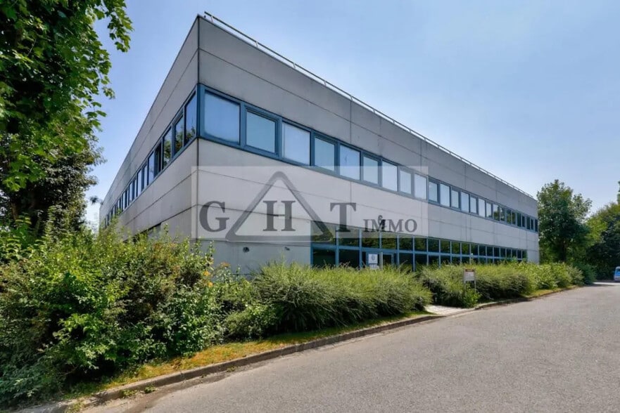 Office in Roissy-en-France for lease - Building Photo - Image 3 of 6