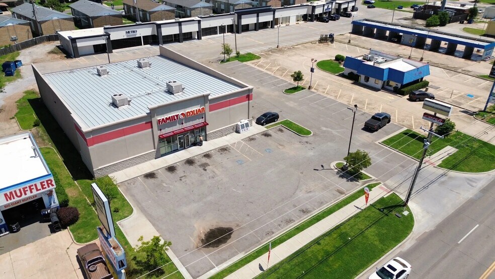 815 NW 12th St, Moore, OK à vendre - Aérien - Image 3 de 4