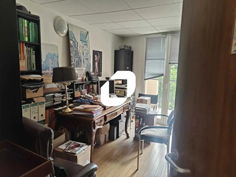 Office in Puteaux for sale - Building Photo - Image 3 of 5